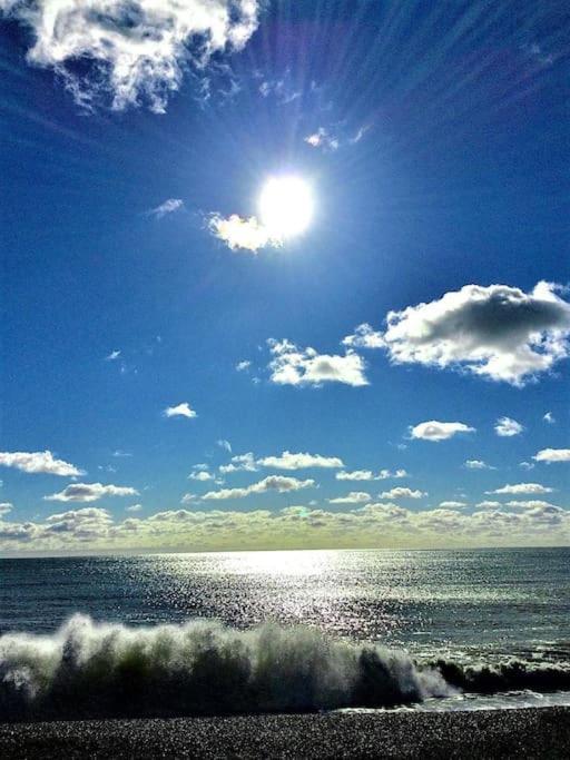 The Luxury Beach Property - Oceanbreeze Sandgate Esterno foto