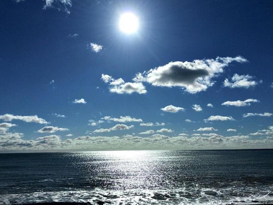 The Luxury Beach Property - Oceanbreeze Sandgate Esterno foto