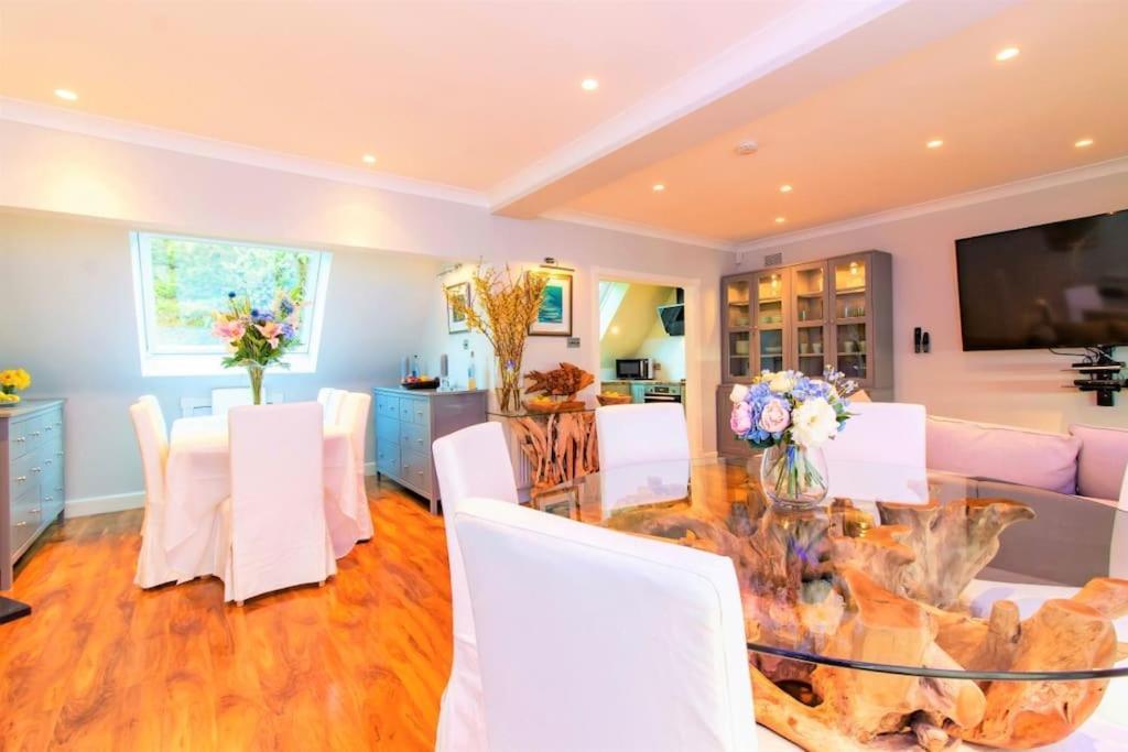 The Luxury Beach Property - Oceanbreeze Sandgate Esterno foto