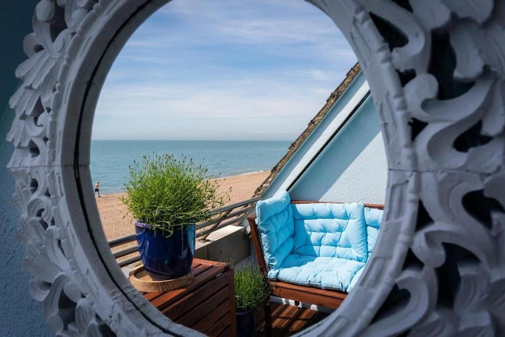 The Luxury Beach Property - Oceanbreeze Sandgate Esterno foto