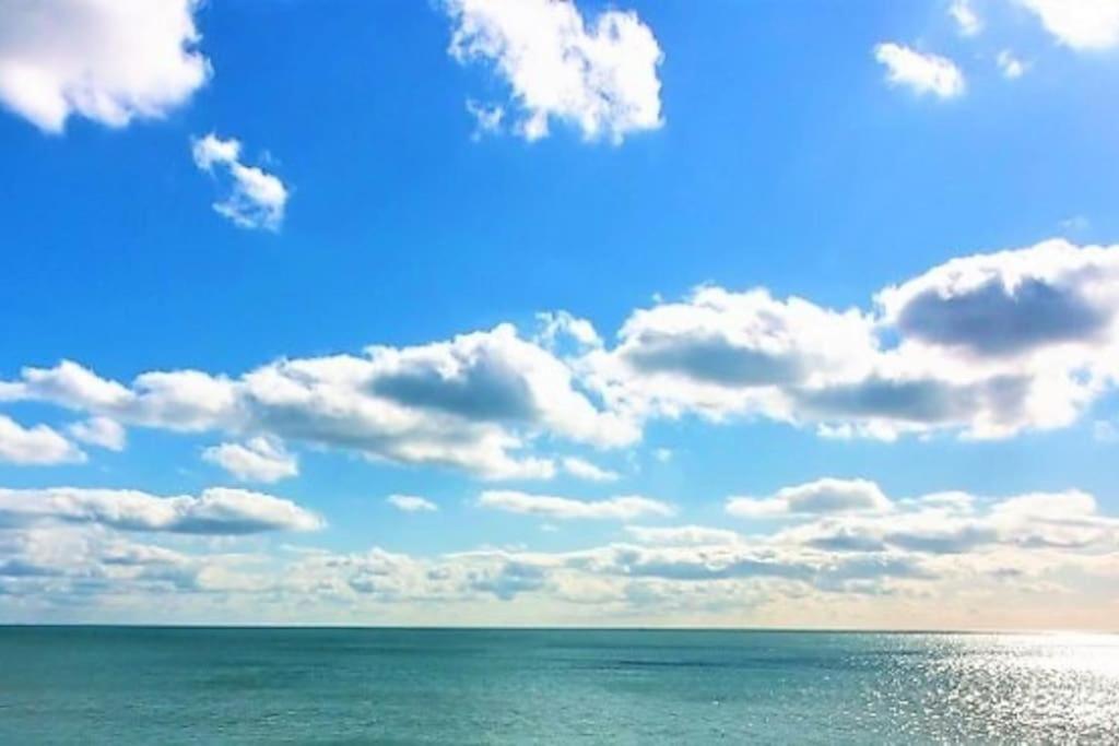 The Luxury Beach Property - Oceanbreeze Sandgate Esterno foto